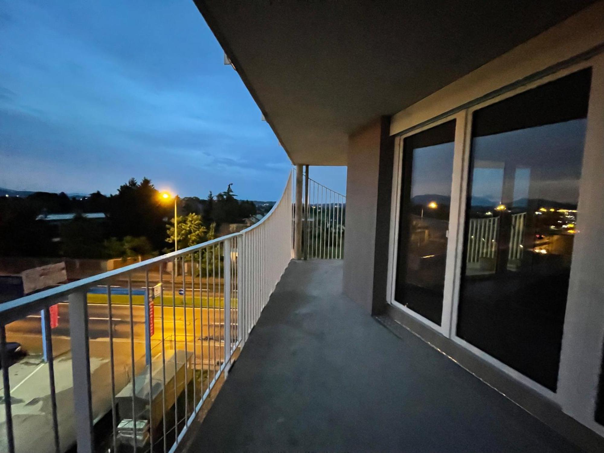 Luxusapartment Mit 40 Qm Terrasse, E-Parkplatz Und Parkplatz Graz Exterior foto