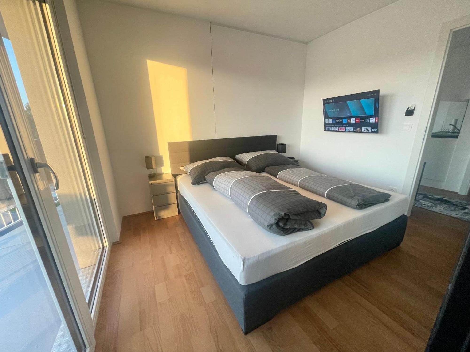 Luxusapartment Mit 40 Qm Terrasse, E-Parkplatz Und Parkplatz Graz Exterior foto